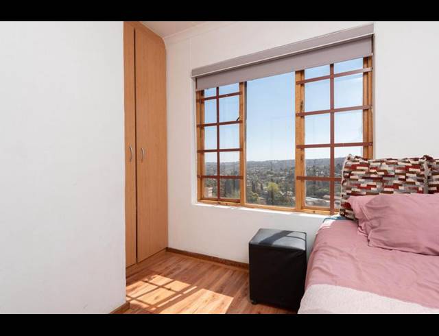 2 BEDROOM DUPLEX FOR SALE IN WINCHESTER HILLS